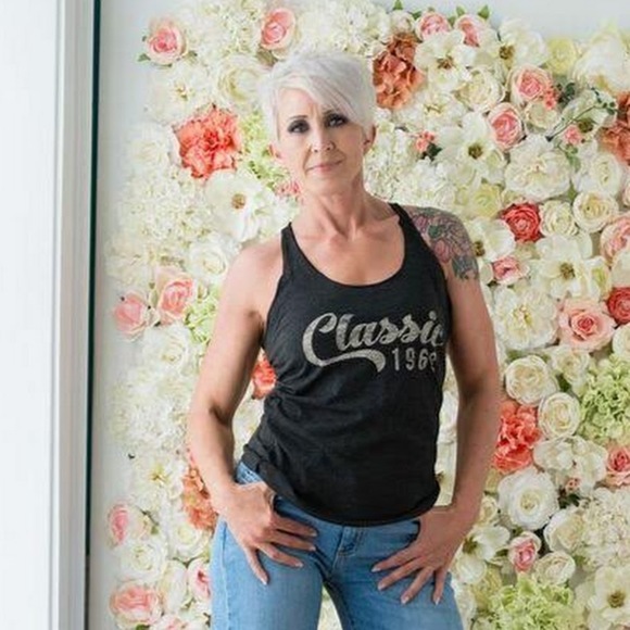 Meet your Posher, Laura - Picture 1 of 1